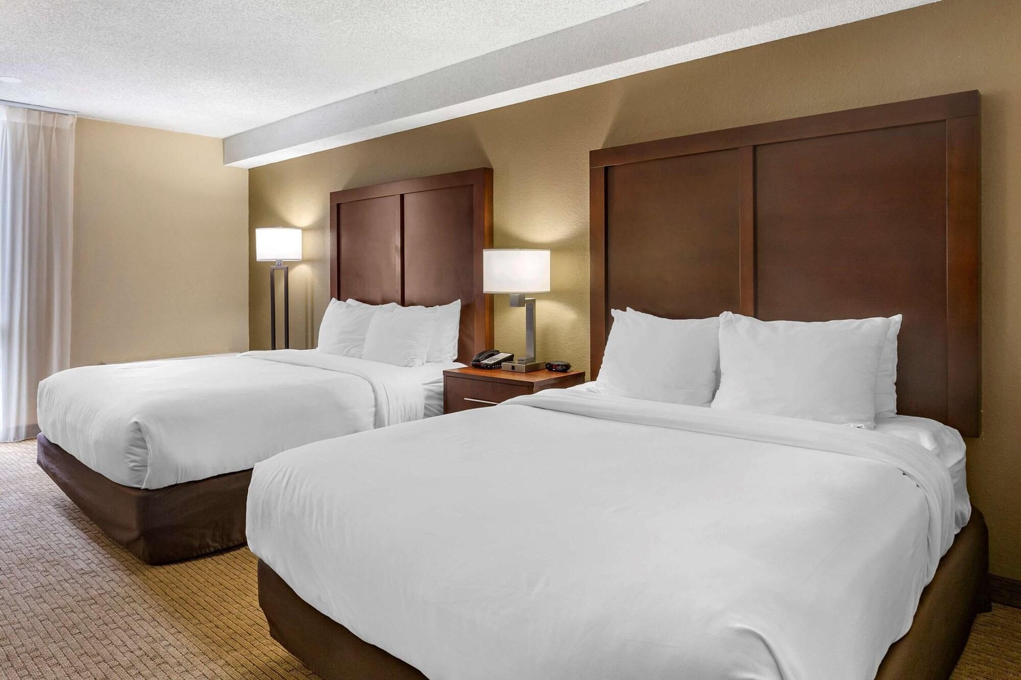 Comfort Inn & Suites Near Danville Mall Экстерьер фото