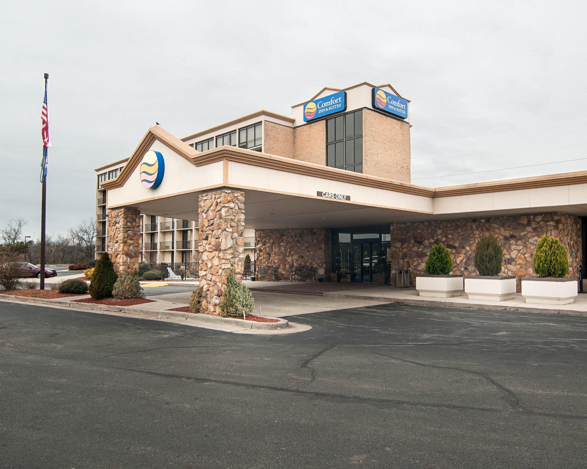 Comfort Inn & Suites Near Danville Mall Экстерьер фото